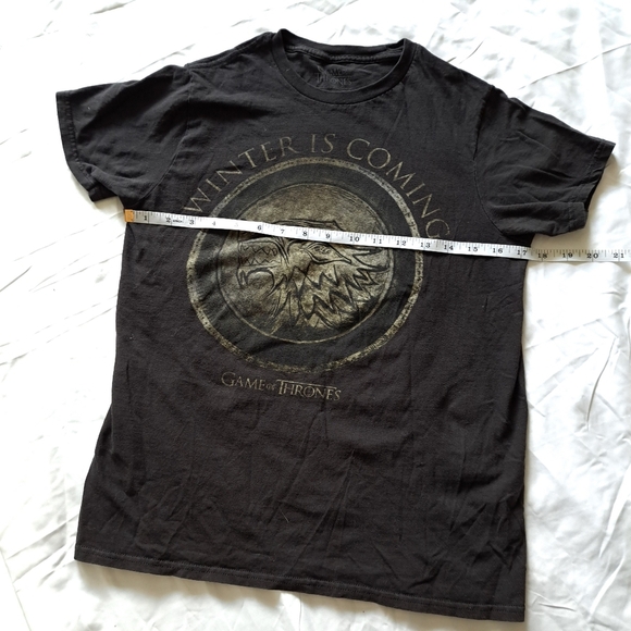 Game of Thrones | Black women's graphic short sleeve t shirt "winter is coming - Picture 7 of 9